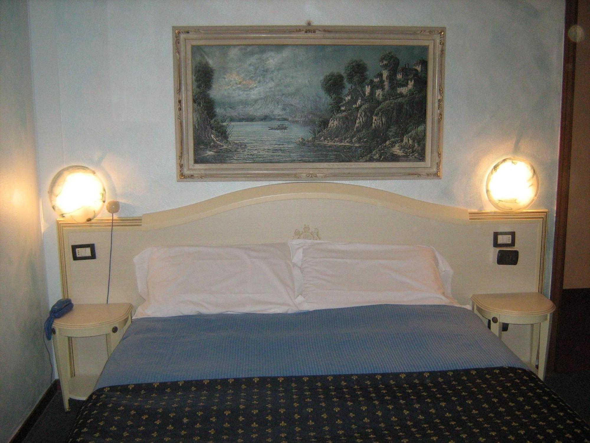Hotel San Marino Laglio Zimmer foto